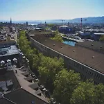 Bristol 3*